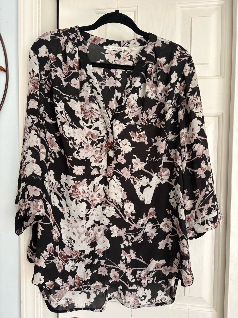 Violet & Claire Black Floral Split-Neck Blouse